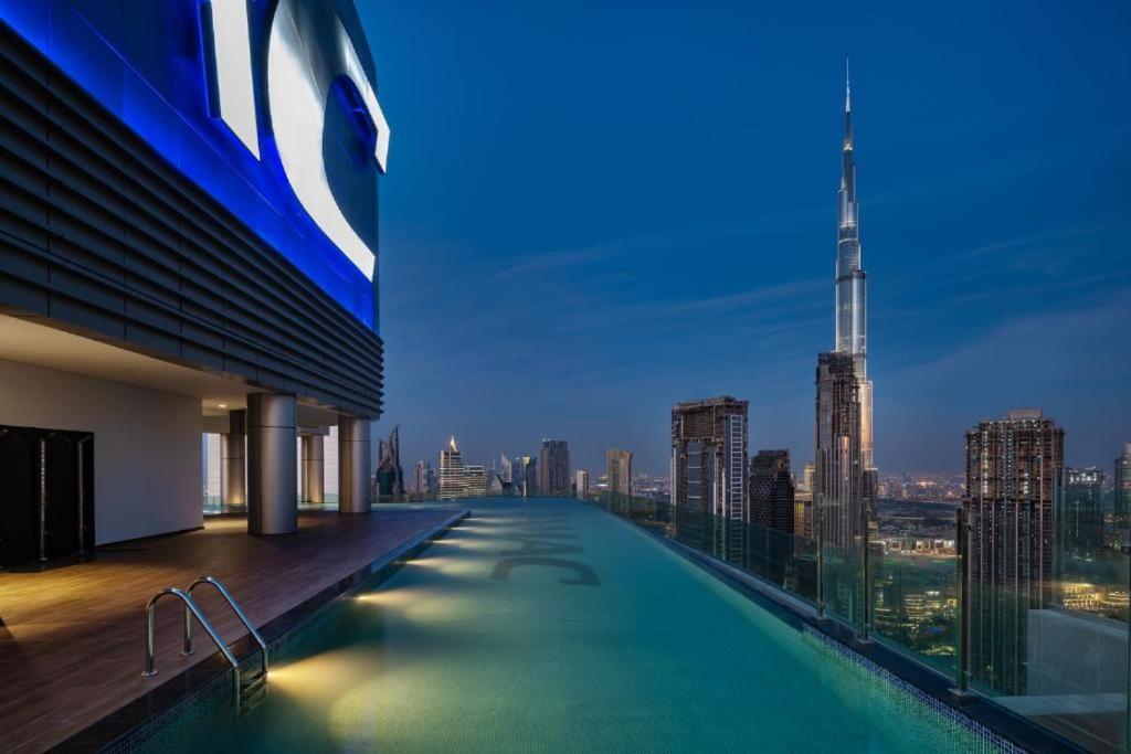 Paramount Midtown -Stunning 2 Bedroom Apt With Burj-Khalifa View Dubai Bagian luar foto